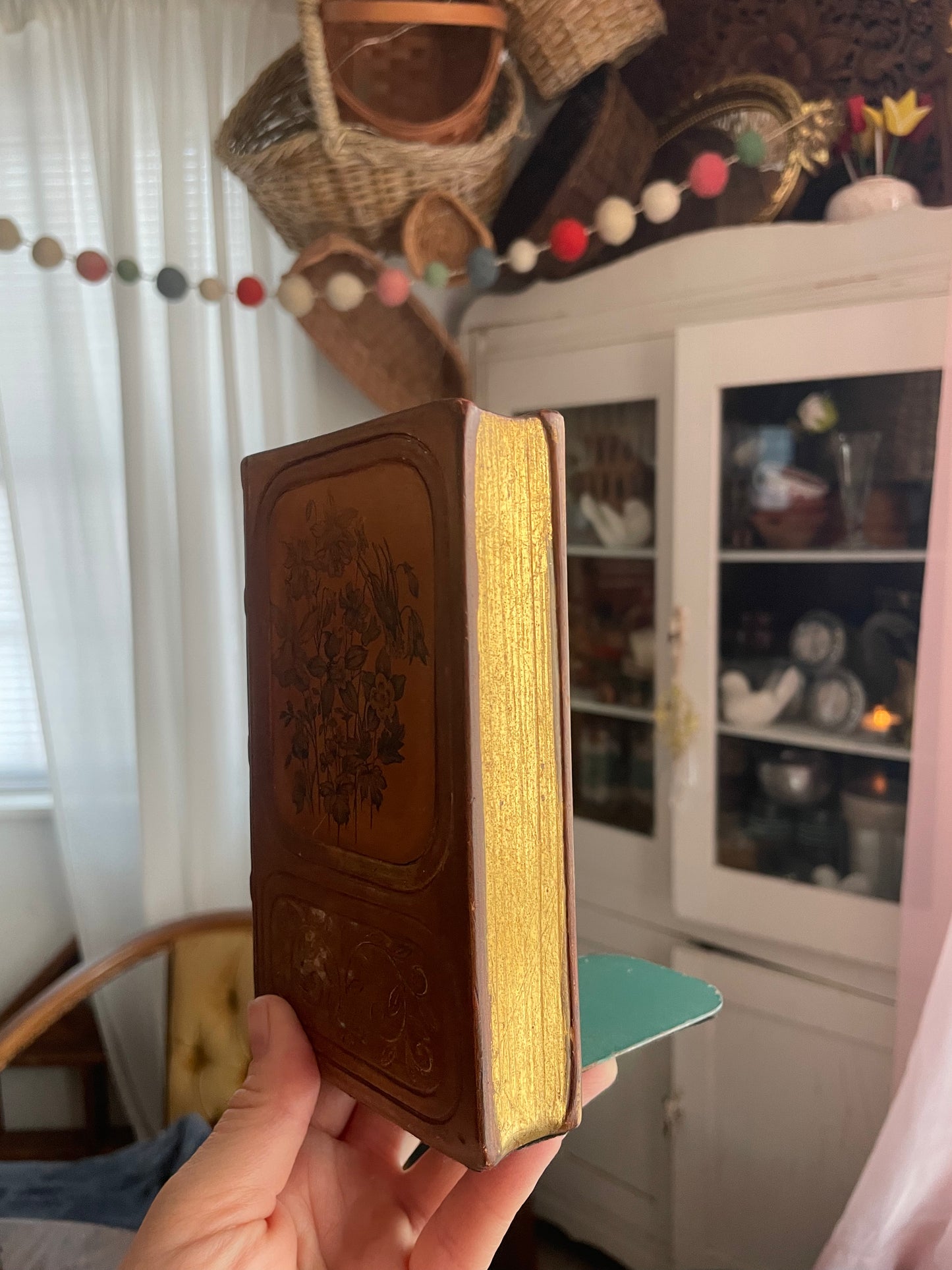 Borghese Italian Bookends - Pair of Books with Floral Design Plaster Gilded Gold Vintage